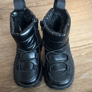 Toddler Snow Boots Size 8 NEVER WORN